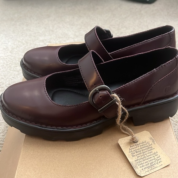 Brand new Born shoes never worn. Size 6 burgundy - Picture 2 of 8